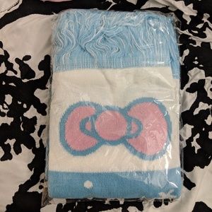 Hello kitty scarf
